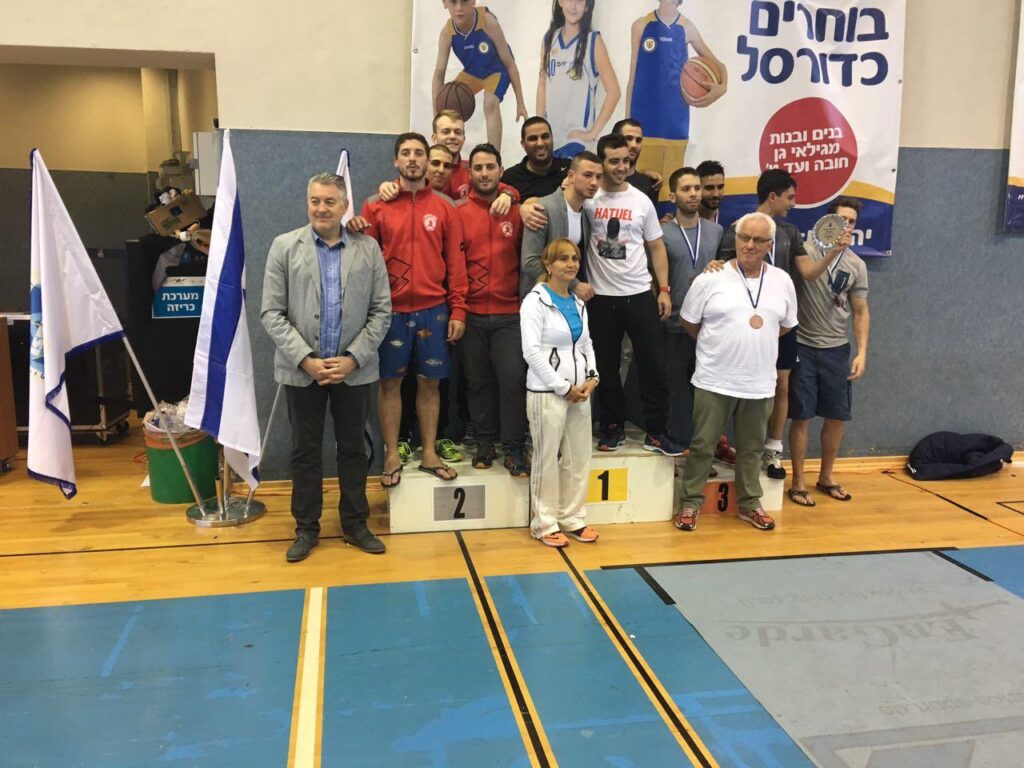 סייפי המועדון על דוכן המנצחים בתחרות